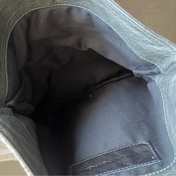 OLIVEVE Soft Leather Fold Over Clutch Sneak-skin Printed Black and Bone Color. - Picture 8 of 9